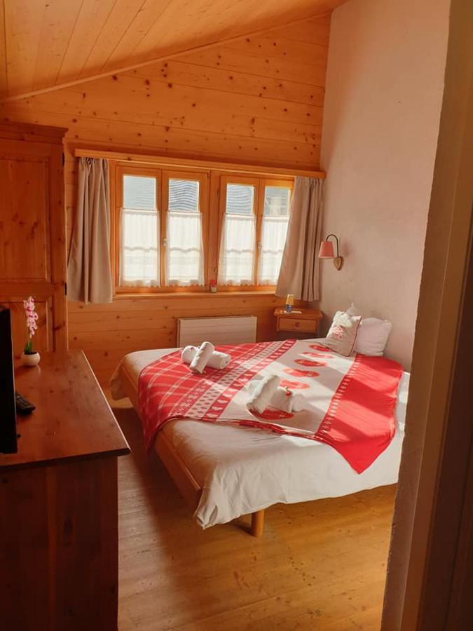 Auberge De L'Ours Vers L'Eglise Esterno foto