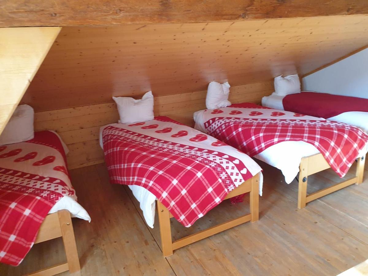 Auberge De L'Ours Vers L'Eglise Esterno foto