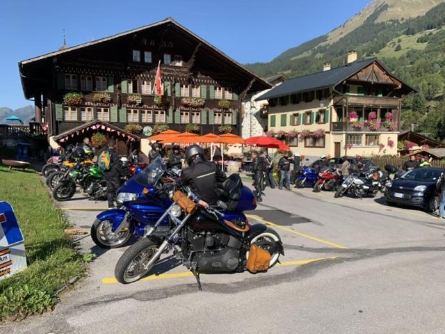 Auberge De L'Ours Vers L'Eglise Esterno foto