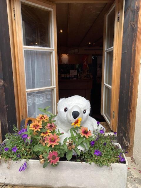 Auberge De L'Ours Vers L'Eglise Esterno foto