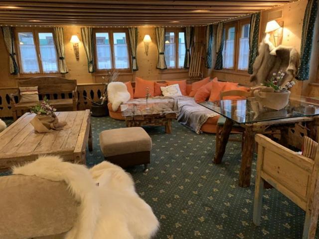 Auberge De L'Ours Vers L'Eglise Esterno foto