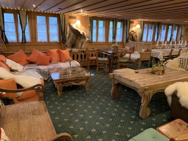 Auberge De L'Ours Vers L'Eglise Esterno foto