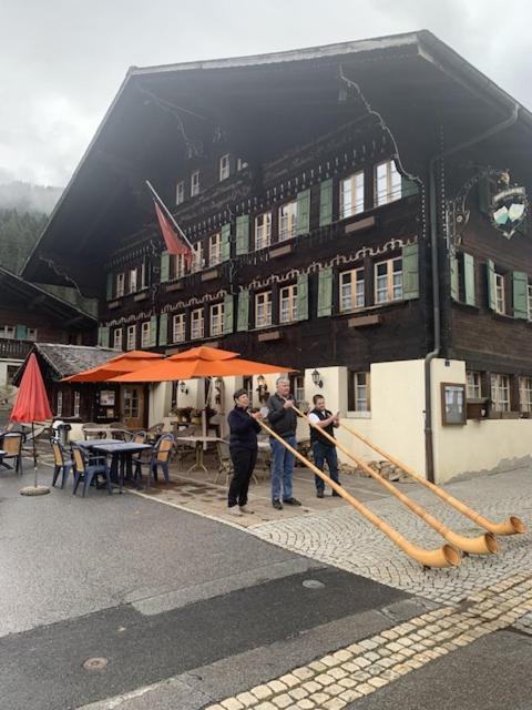 Auberge De L'Ours Vers L'Eglise Esterno foto