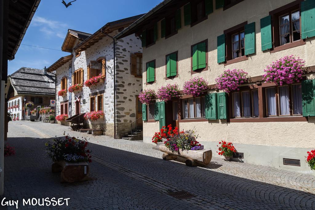Auberge De L'Ours Vers L'Eglise Esterno foto