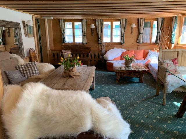 Auberge De L'Ours Vers L'Eglise Esterno foto